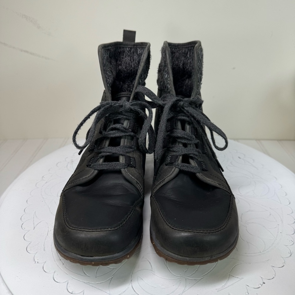 Chaco Barbary Casual Leathered Ankle Boots View 2